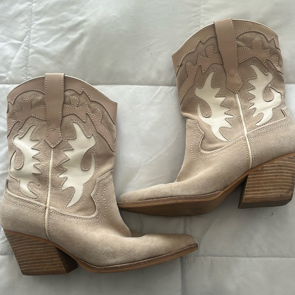 Dolce vita women’s boots - worn only a couple of times - GREAT CONDITION